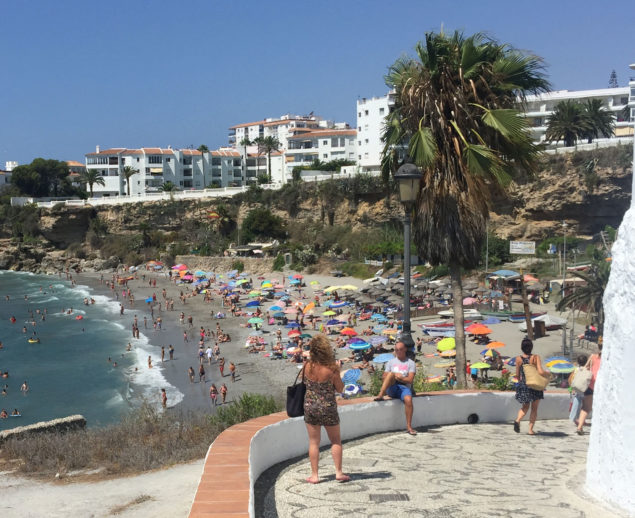 Nerja Turismo - Playas de Nerja - Playa del Salon - Bajada Playa