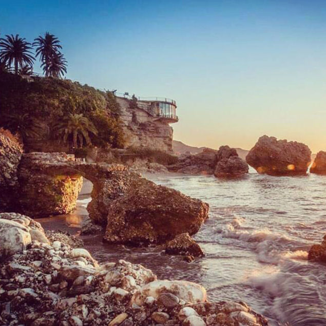 Nerja Turismo - Playas de Nerja - Playa del Salon - Vistas del Balcon de Europa