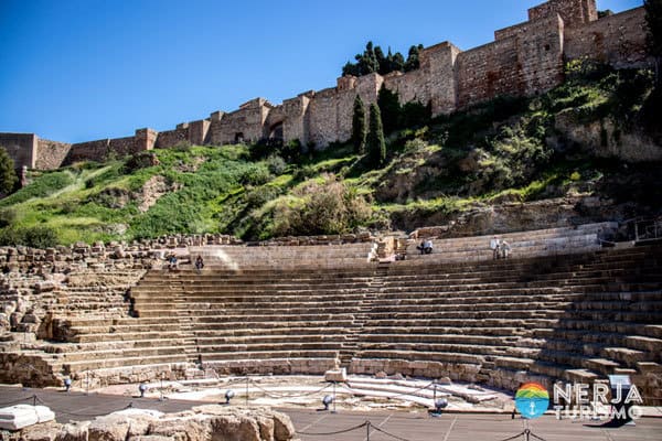 Teatro romano junto a la alcazaba