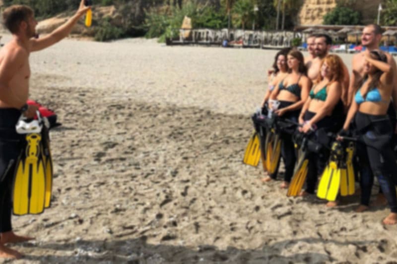 snorkel por los acantilados de maro