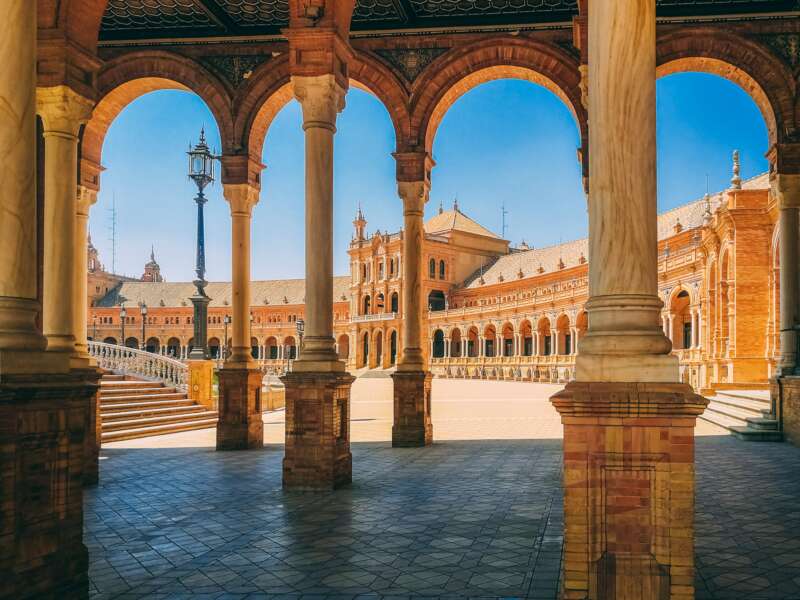 hermosa-vista-de-la-plaza-de-espana-en-sevilla-en-espana (1)